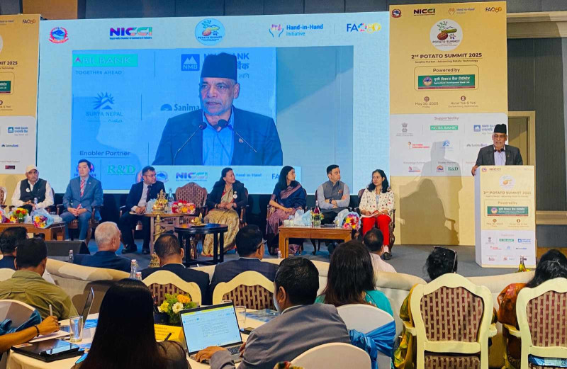 साझा प्रयासले कृषि क्षेत्रमा आएका चुनौती सामना गर्न सकिन्छ: मन्त्री अधिकारी 