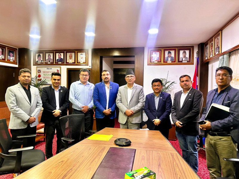 अर्थमन्त्रीसँग नाडा अध्यक्ष चौधरी नेतृत्वकाे प्रतिनिधीमण्डलकाे भेट, अटो शो २०२५ उद्घाटनका लागि आग्रह