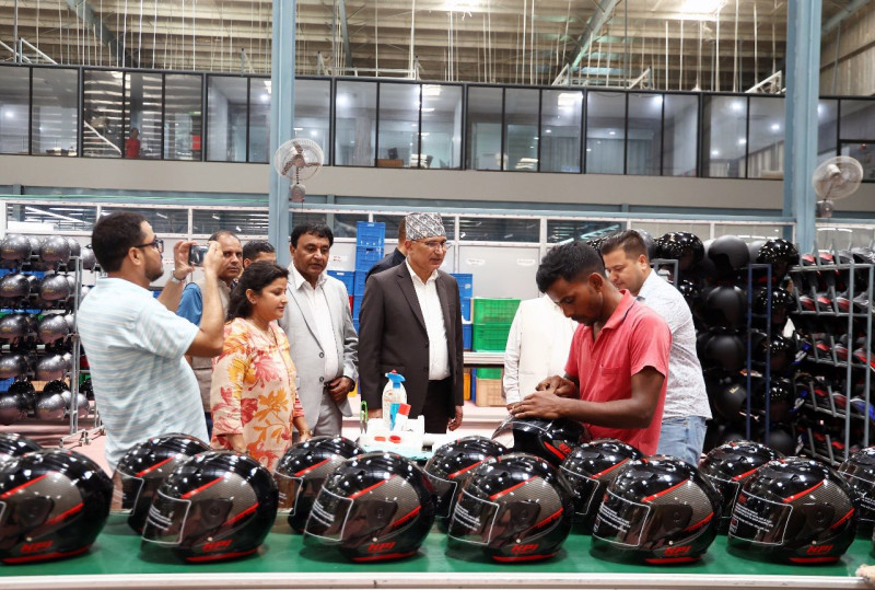 विदेशी निर्भरता तोड्दै नेपालकै पहिलो हेल्मेट उत्पादक कोहिनुर