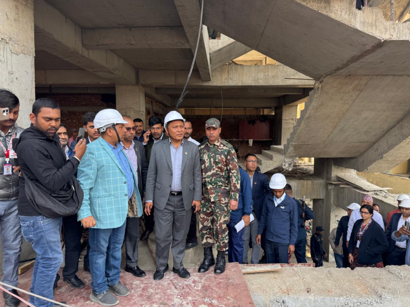 मन्त्री घिसिङद्वारा सम्झौताअनुसार भवन निर्माण सम्पन्न गर्न निर्देशन