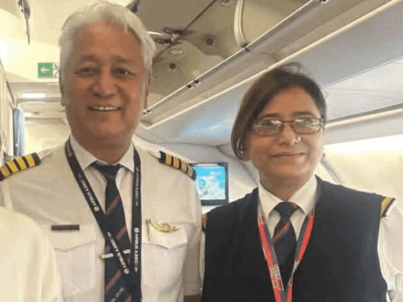 क्याप्टेन विजय लामा फेरि ग्राउन्डेड, उडानमै फोटो/भिडियो खिचेको आरोप