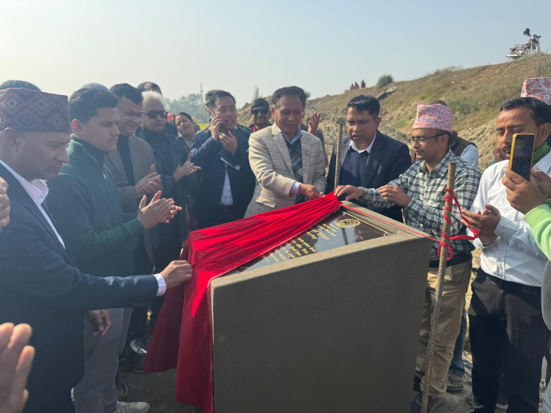 मन्त्री कुलमान घिसिङबाट बर्दिया-कैलाली जोड्ने दौलतपुरघाट पुलको शिलान्यास