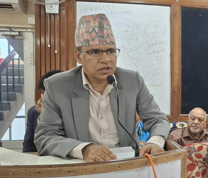 गरिबी र बेरोजगारीका कारण चोरी पैठारी : अर्थसचिव उपाध्याय