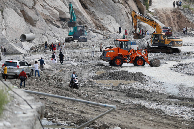 नाम निसाना हराएको वीपी राजमार्ग (तस्बिरहरू)