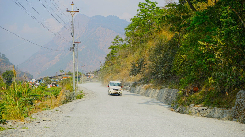 २४ किलोमिटर बेनी–दरवाङ सडकः आठ वर्षमा १७ किमि कालोपत्रे