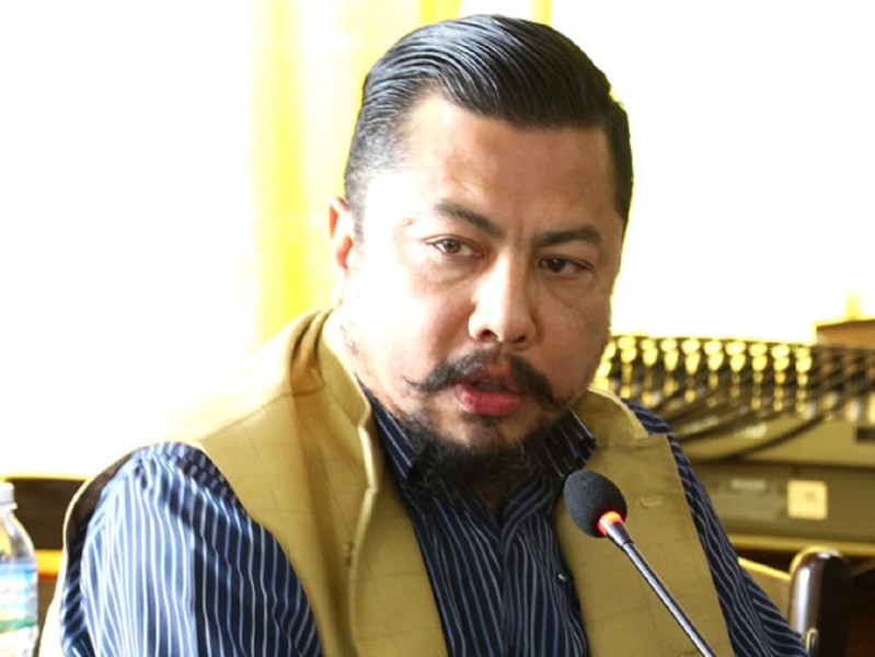 वर्षौँदेखि रुग्ण भई बसेका आयोजनालाई पहिला सम्पन्न गर्नुपर्छ : मन्त्री श्रेष्ठ