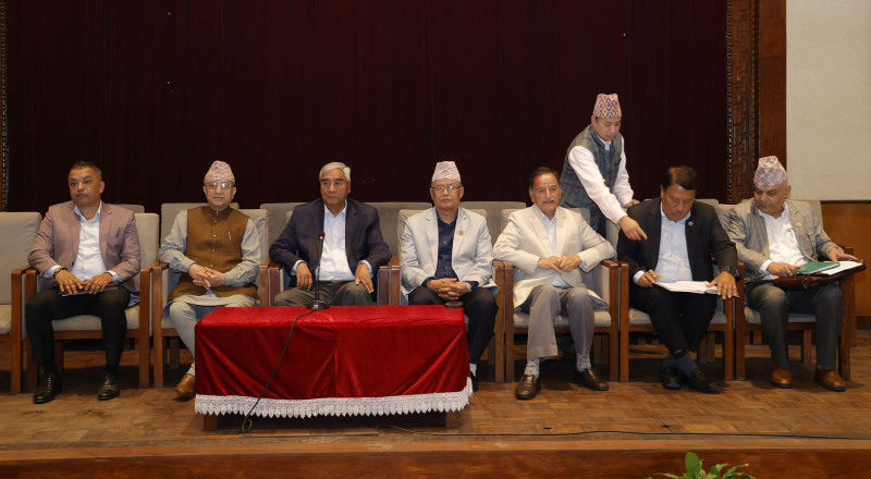 प्रधानमन्त्री ओलीले गुणाकर भट्टलाई गभर्नर नबनाएपछि देउवाले बोलाए पदाधिकारी बैठक