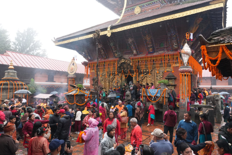 हरिबोधनी एकादशीः चाँगुनारायणमा दर्शनार्थीको भीड (तस्बिरसहित)