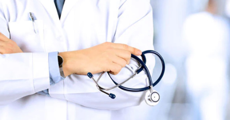 अदालतको आदेशमा राजनीति! उपभोक्ता अदालतको फैसलाविरुद्ध सडकमा उत्रिए चिकित्सक