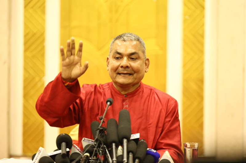 मेडिकल व्यवसायी दुर्गा प्रसाईंको संरक्षणमा दल दर्ता