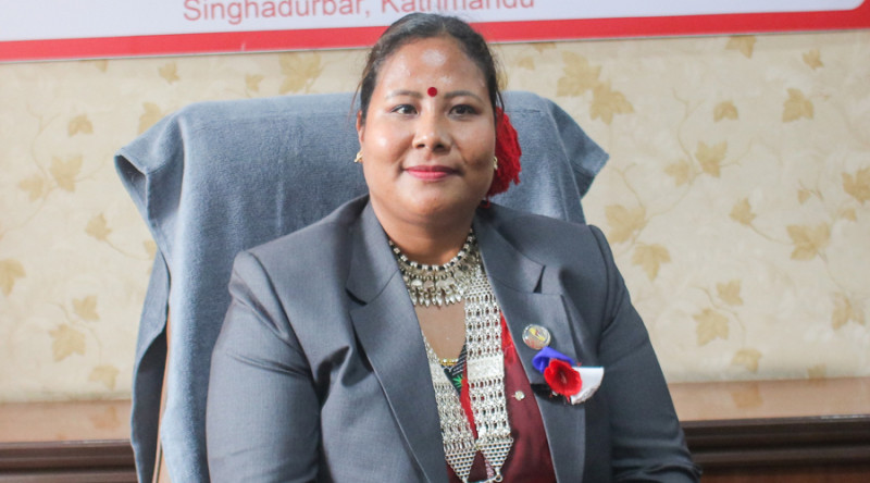 मन्त्री चौधरीको निर्देशनमा त्रिपुरेश्वरस्थित बागमती स्वीट्समा अनुगमन, उत्पादन बिक्रीमा रोक