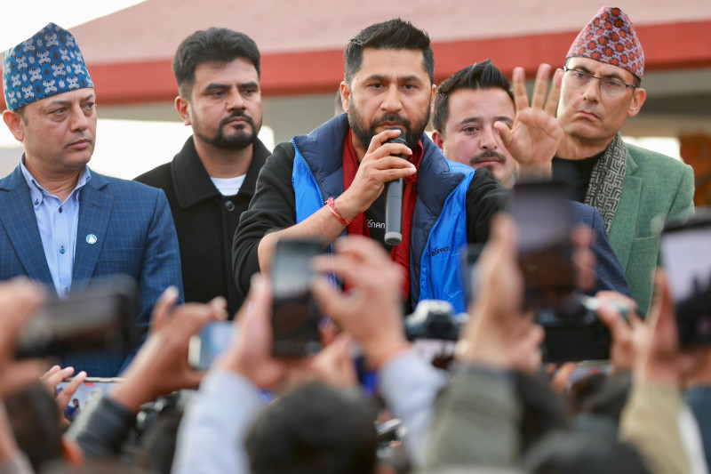 सहकारी ठगीमा रिहा भएका रवि आइपुगे काठमाडौं (तस्बिरहरू)