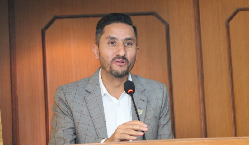 हाम्रो ‘म्याण्डेड’ चुनाव गराउने हो– मन्त्री खरेल