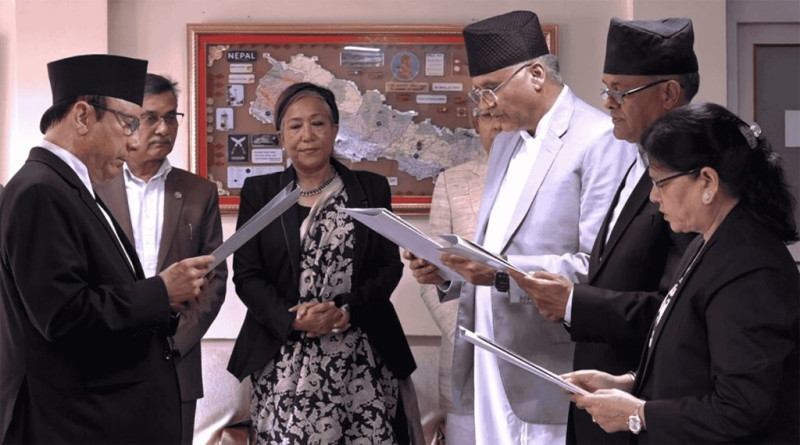 प्रधानन्यायाधीशसमक्ष सर्वोच्चका नवनियुक्त न्यायाधीशले लिए शपथ