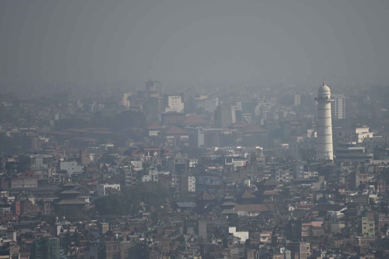 उपत्यकाकाे धुम्म आकाश, अस्वस्थकर हावा (तस्बिरहरु)