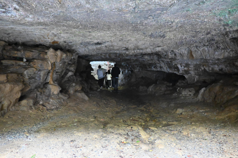 सुन्दर महेन्द्र गुफा (तस्बिरहरु)