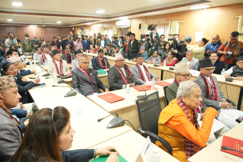 राष्ट्रियसभाका नवनिर्वाचित सदस्यले लिए शपथग्रहण (तस्बिरसहित)