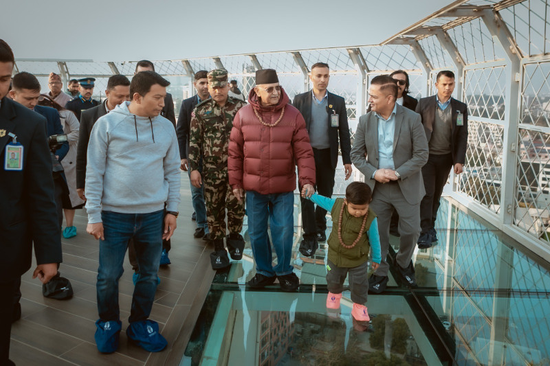 प्रजातन्त्र दिवसमा 'स्काइवाक टावर'मा प्रधानमन्त्रीले गरे झन्डोत्तोलन