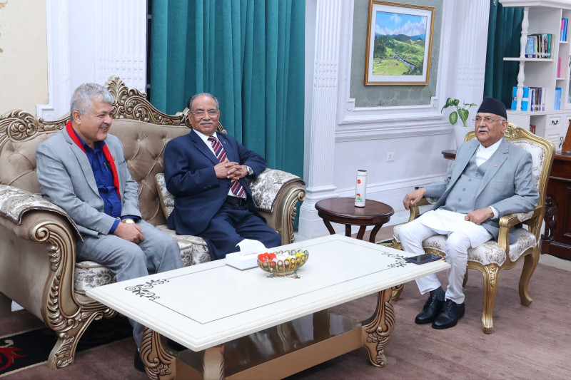 प्रधानमन्त्री ओली र प्रचण्डबीच भेटवार्ता
