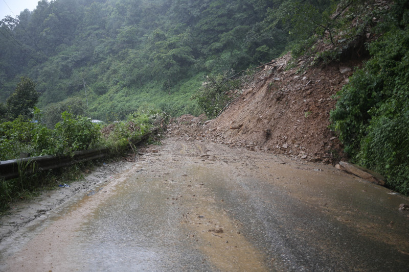 पहिराका कारण कालीगण्डकी करिडोरसहित विभिन्न सडकमा आवतजावत ठप्प
