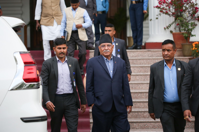 प्रमुख तीन शीर्ष नेताको बैठकमा माओवादीले माग्यो गृहमन्त्रीको राजीनामा