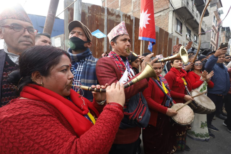 रविलाई स्वागत गर्न पार्टी कार्यालयमा पञ्चेबाजा र नाचगान (तस्बिरहरु)