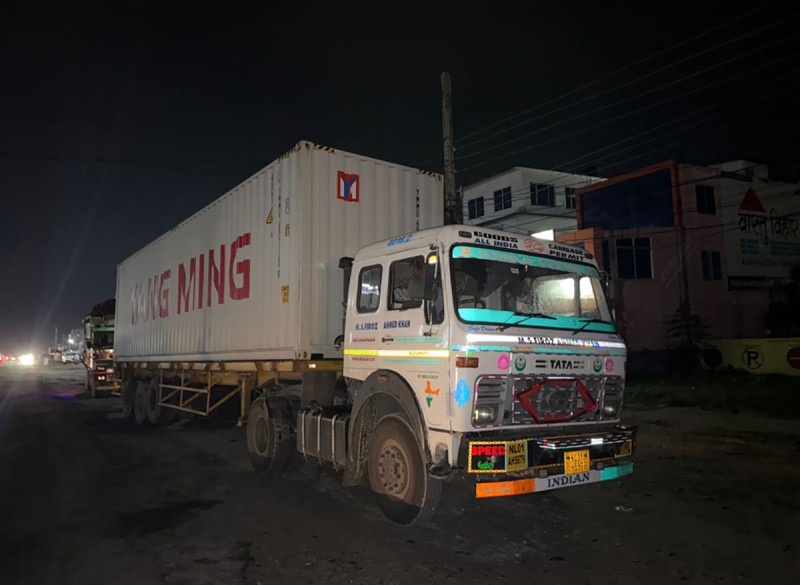 प्रहरीद्वारा भन्सार छलेर भित्रिएका साढे ३ कराेडका कृषि औँजार बरामद