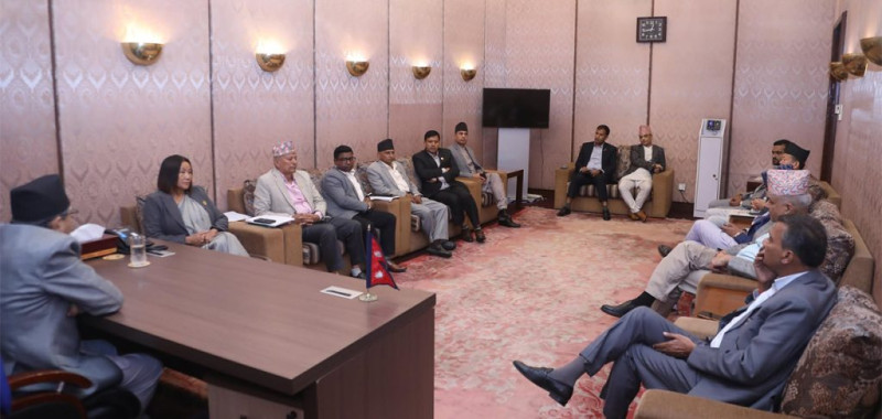 संसद्को अवरोध खुलाउन सभामुखले गरे  प्रमुख सचेतकहरुसँग  छलफल