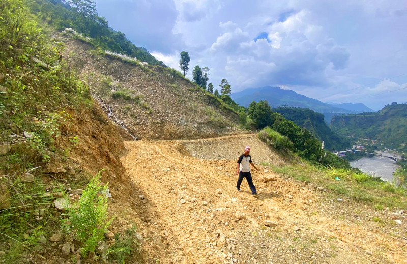 बागलुङ-कुश्मिसेरा सडक तीन महिनापछि सञ्चालन