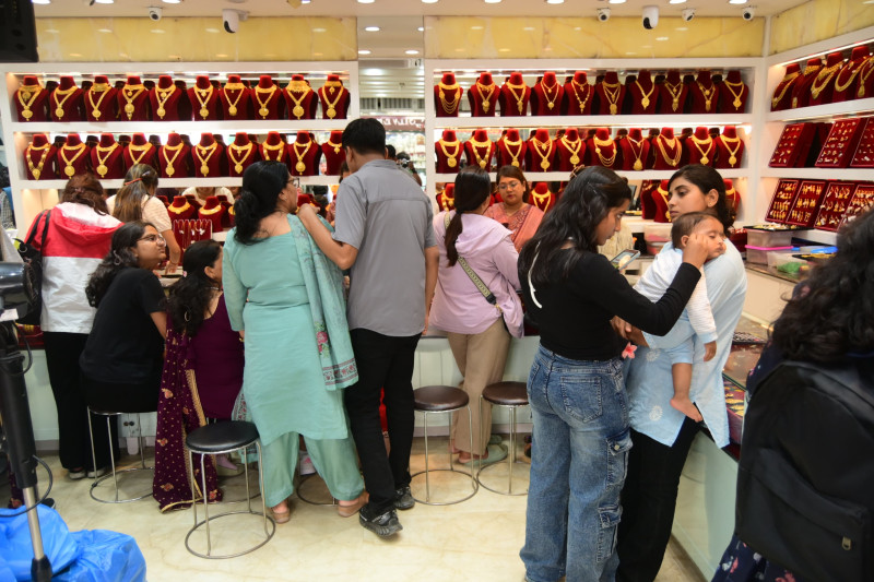 सुनको मूल्यमा कीर्तिमानी रेकर्ड, एकै दिन तोलामै ५५०० रुपैयाँले बढ्यो