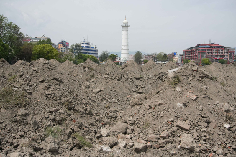 टुँडिखेलमा घाँसे मैदान निर्माण कार्य सुरु (तस्बिरहरू)