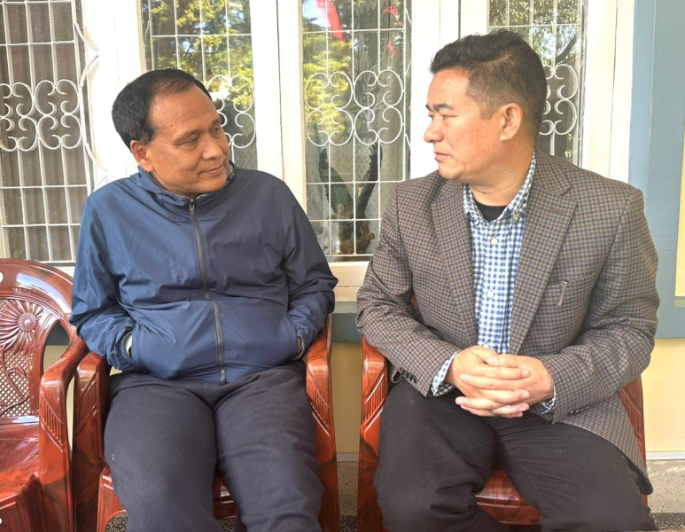 मेलम्ची खानेपानी अवरोध हटाउन पालिका अध्यक्षलाई मन्त्री घिसिङकाे अनुराेध