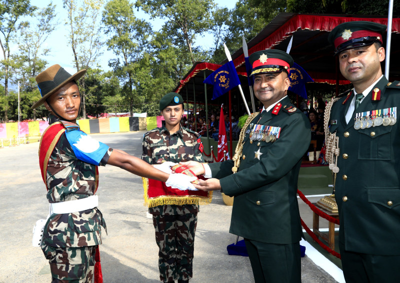 साढे दुई हजार सैन्य दीक्षित