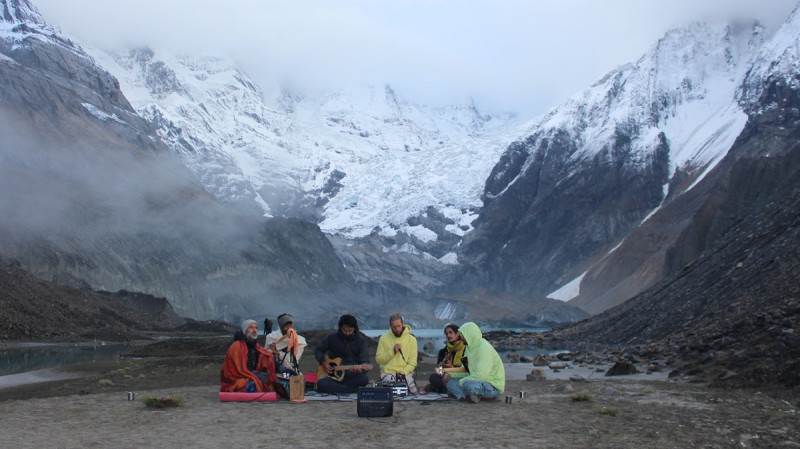 अन्नपूर्ण हिमालको आधारशिविर पञ्चकुण्ड ताल परिसरमा गुञ्जियो फ्रान्सेली संगीत