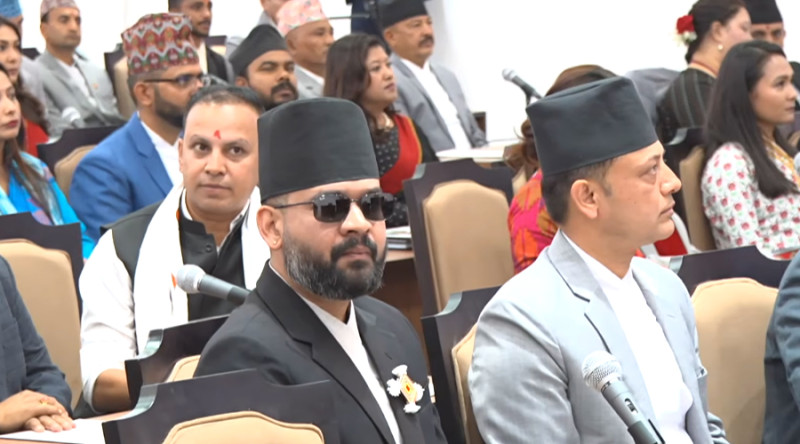 राष्ट्रिय स्वतन्त्र पार्टीका नेता बालेन सिलाम साक्मा लगाएर शपथ समारोहमा