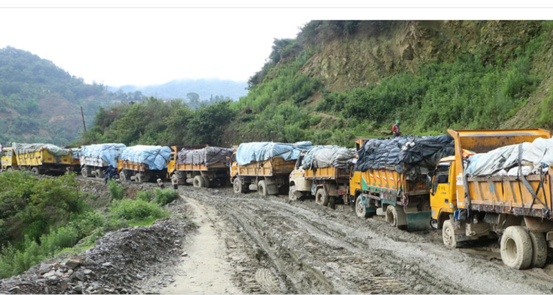 बञ्चरेडाँडामा फेरि अवरोध, फोहर विसर्जन नगरी फर्किए उपत्यकाका गाडी