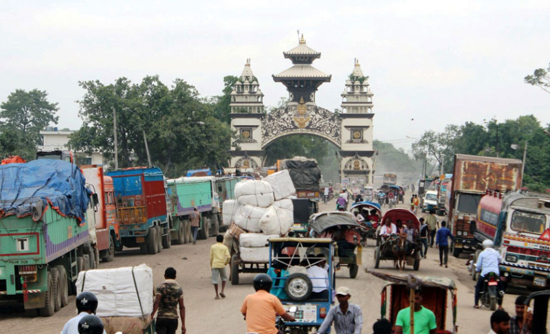 १४ लाख बराबरको भन्सार छलीका सामान बरामद