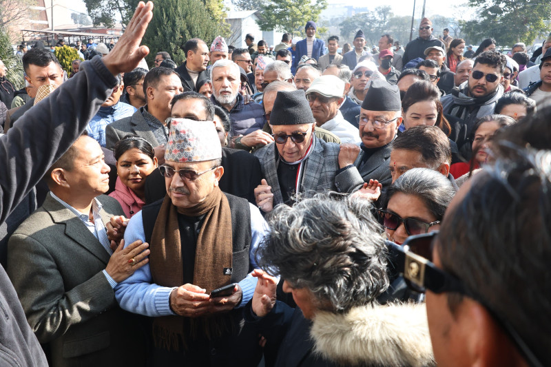 निर्वाचन आयोगमा दुई कांग्रेस, को वैधानिक? (तस्बिरसहित)