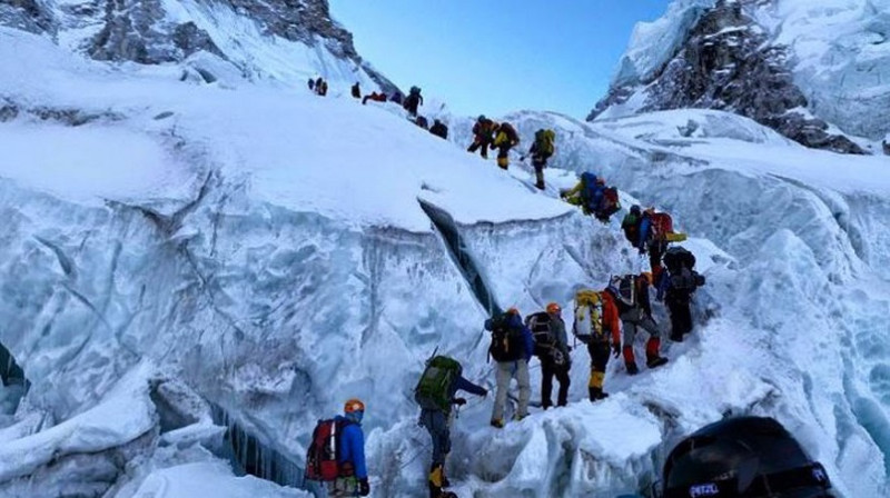 शरदऋतुमा हिमाल चढ्दै १३०० आरोही, ५४ हिमाल आरोहण अनुमति