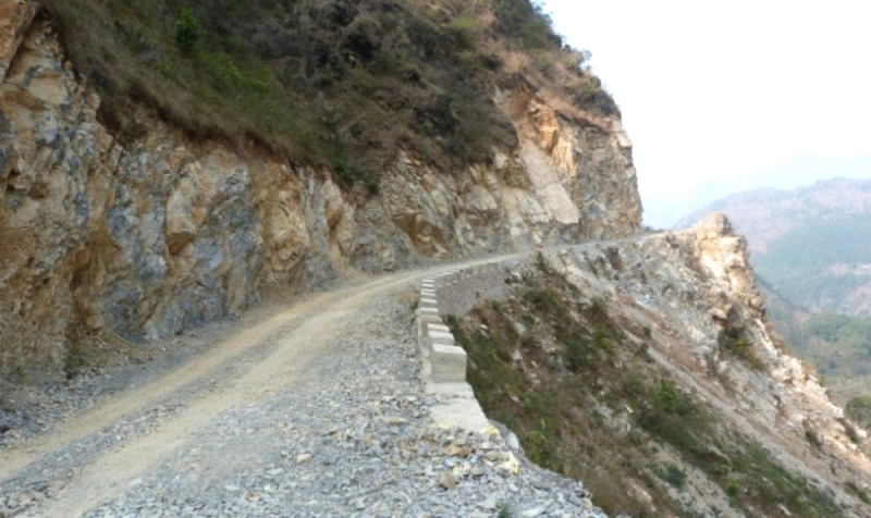पहिराले कर्णाली करिडोर अवरुद्ध
