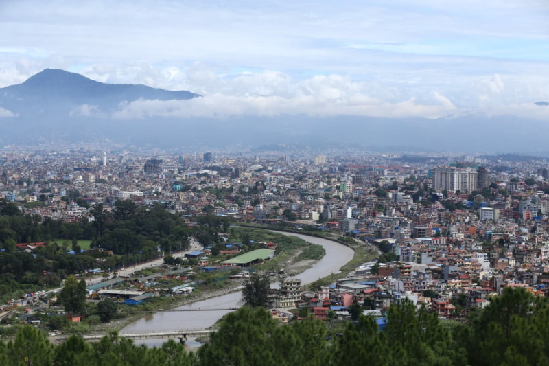 काठमाडौंको आकाश खुल्यो, सडक सुनसान (तस्बिरहरु)