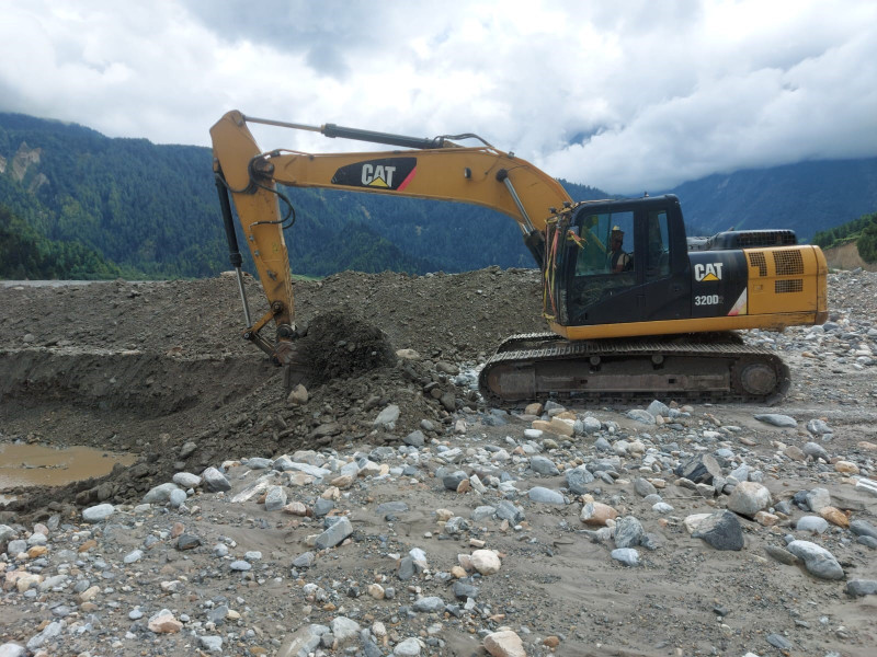 ६ वटा खोलामा तटबन्ध निर्माण