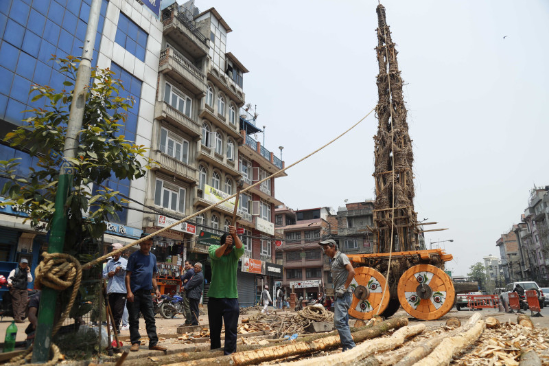 रातो मच्छिन्द्रनाथ रथ यात्राका लागि रथ निर्माण कार्य अन्तिम चरणमा (फाेटाे फिचर)