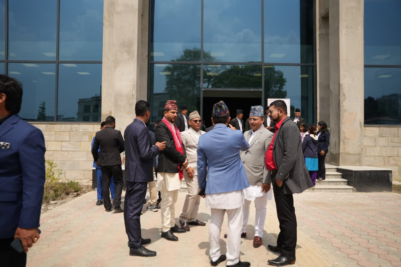 शपथका लागि सिंहदरबार पुगे सांसदहरू (तस्बिरहरू)