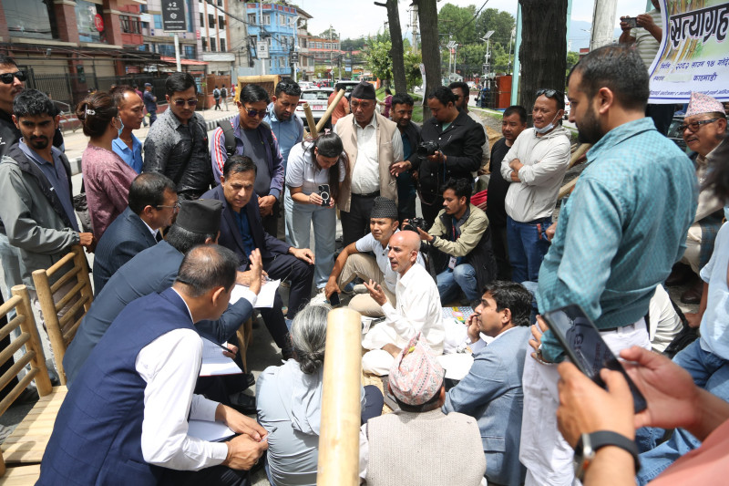 बाँस अभियन्ता मेयरसँग छलफल गर्न माइतीघर पुग्यो सरकारी टोली (तस्बिरसहित)