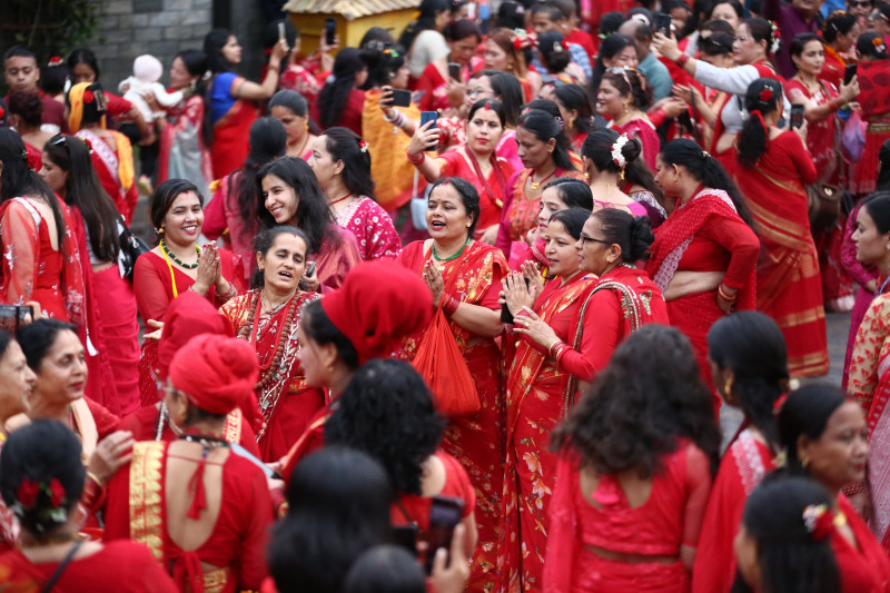 युट्युबमा छाउँदै तीज गीत, ‘भ्यूज’ बढाएर पैसा कमाउन दर्शक/श्राेताकै भर