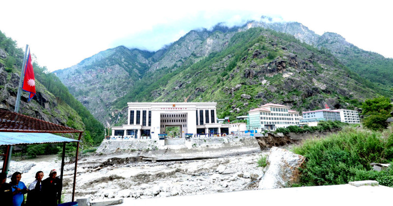 ६ महिनादेखि केरुङ नाका बन्द, ६०० कन्टेनरका सामान अझै अलपत्र