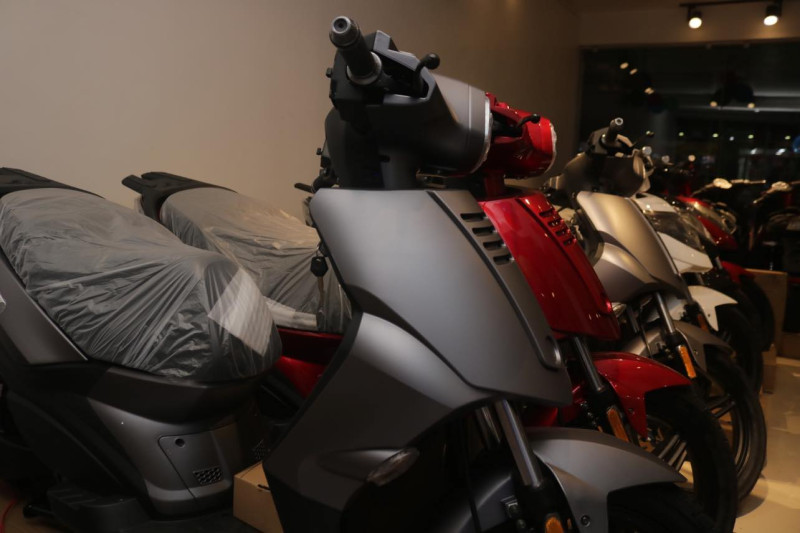 महँगा पार्टस् र ब्याट्रीको आयु कम हुँदा ईभी स्कुटरको रिसेल भ्यालू ‘ठप्प’