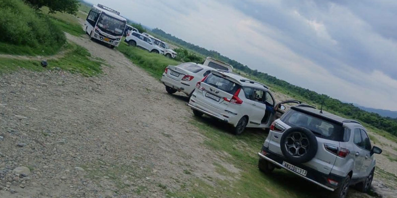 ‘माथिको आदेश’ले भारतीय सवारी साधनमा रोक लगाउँदा पर्यटन व्यवसाय प्रभावित