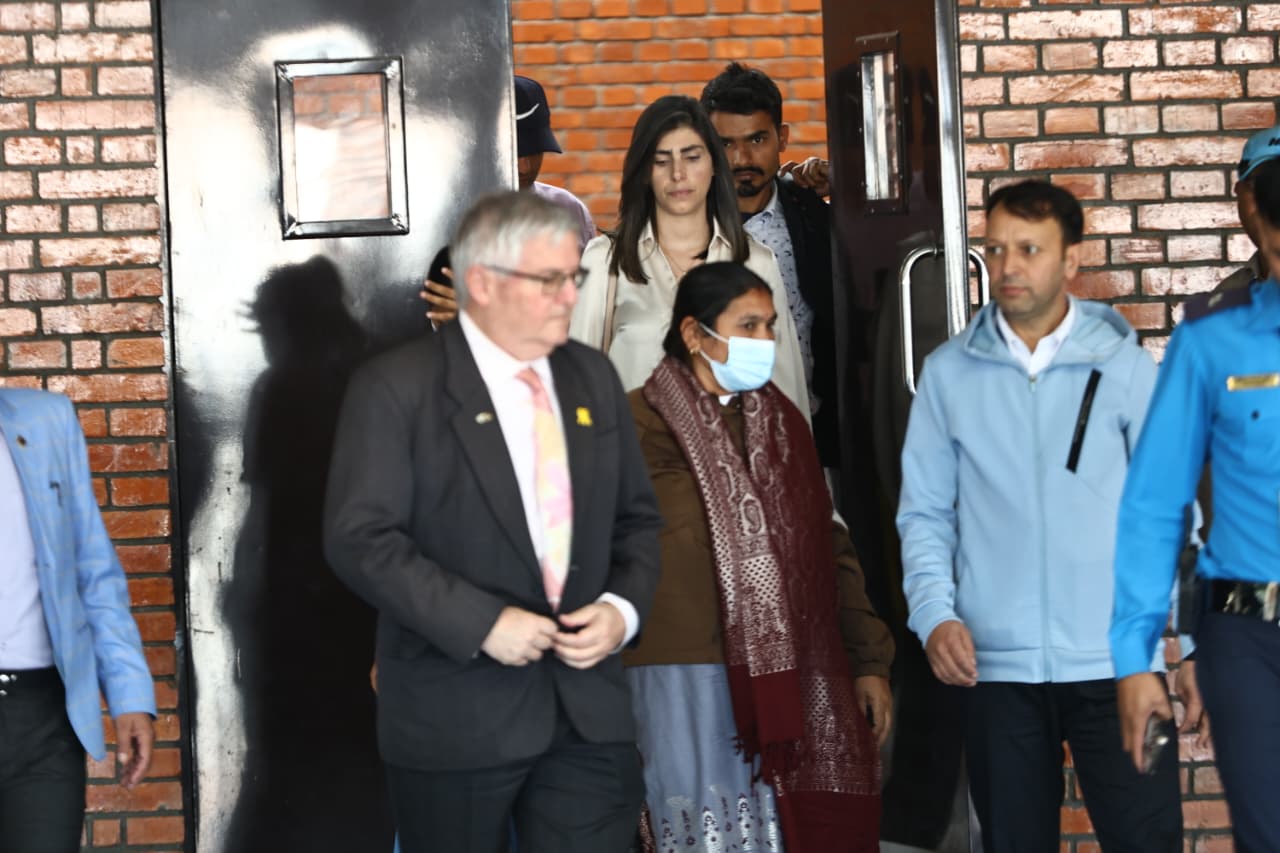 Bipinki-aama-ra-bahini-returned-from-USA_NPL-(3)-1760598435.jpeg